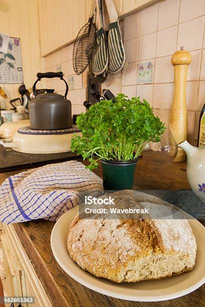 아일랜드 소다 식빵 있는 키친 카운터 0명에 대한 스톡 사진 및 기타 이미지 - 0명, 가정 생활, 가정 주방
