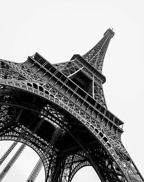 エッフェル塔、パリ - eiffel tower black and white paris france construction ストックフォトと画像