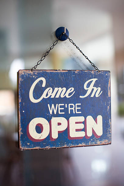 istock Come in we're open shop sign. 462726545