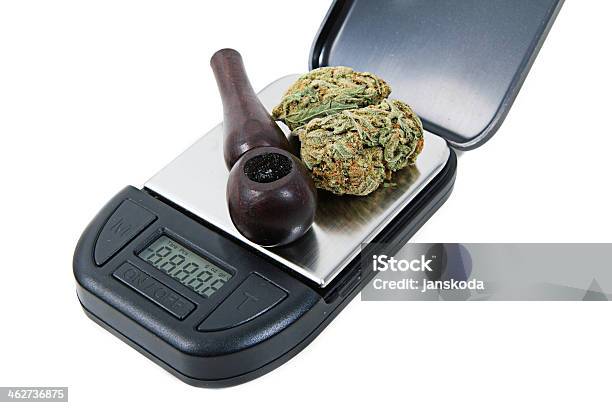 Cannabis Weight Scale With Wooden Pipe Marijuana Stock Photo - Download  Image Now - Cannabis - Narcotic, Cannabis Plant, Fire - Natural Phenomenon  - iStock