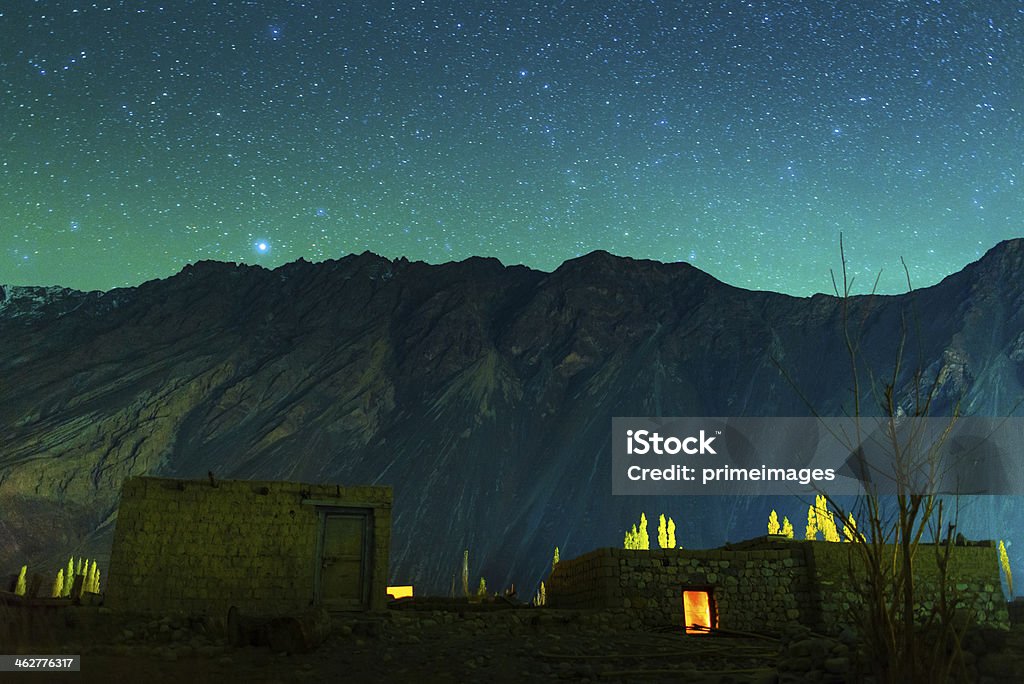 Starry night em parte do norte da Índia - Foto de stock de Colina royalty-free
