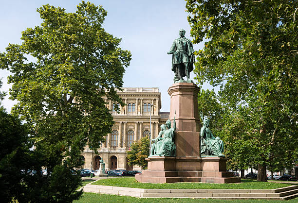 istock Istvan Szechenyi Monument at Roosevelt Square in Budapest, Hungary 462778149