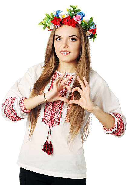 istock gesture in the form of heart 462780417