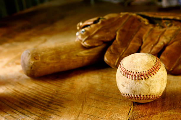 alte baseball - baseball glove stock-fotos und bilder