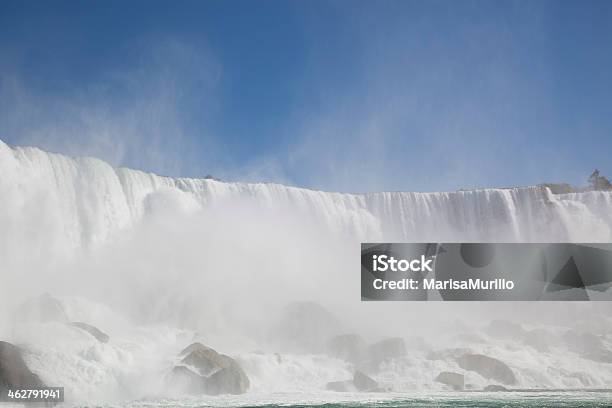 Una Pared De Agua Foto de stock y más banco de imágenes de Agua - Agua, Aire libre, Belleza de la naturaleza