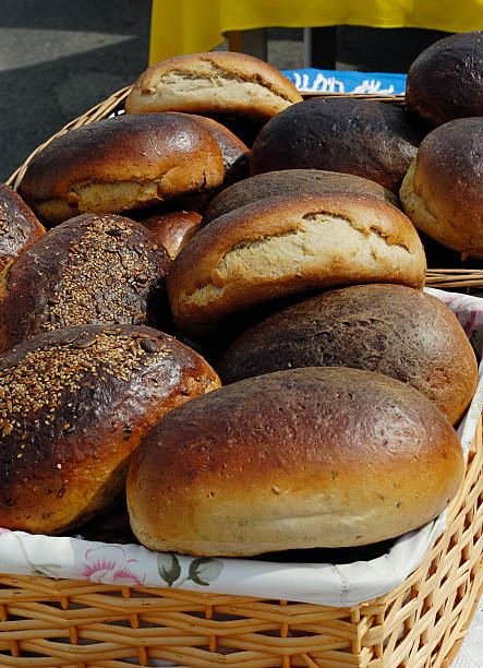 istock Fresh bread at the farmers market 462810081