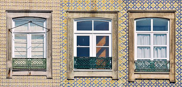 istock Windows of old part, Porto 462819453