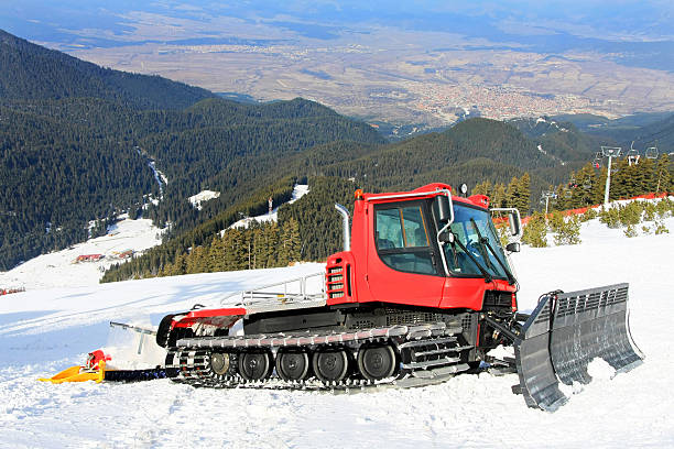 istock Snow groomer polar 462862667