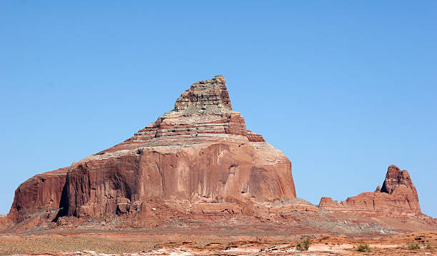 istock Standing rock at Lake Powell 462868073