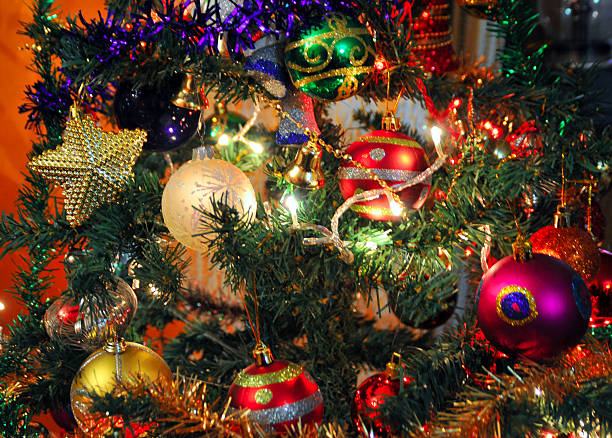 istock Ornaments on the Christmas tree 462880811