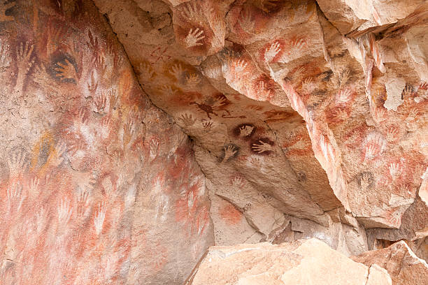 istock Cave of the hands 462913067