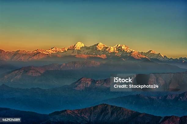 De Las Montañas Del Himalaya Vista Del Monte Shivapuri Foto de stock y más banco de imágenes de Aire libre