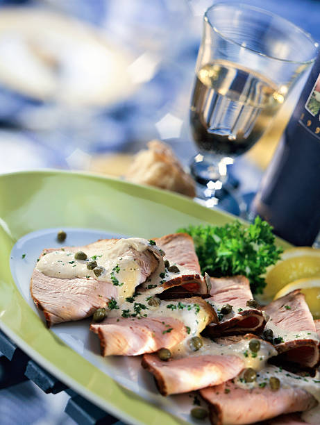 gourmet-gericht mit vitello tonnato - veal wine food dinner stock-fotos und bilder