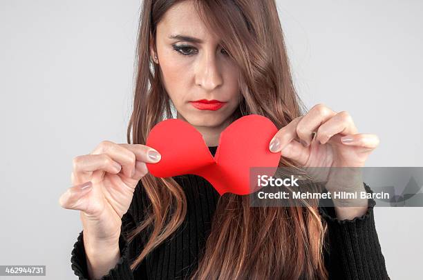 Coração Partido - Fotografias de stock e mais imagens de Adulto - Adulto, Amor, Beleza