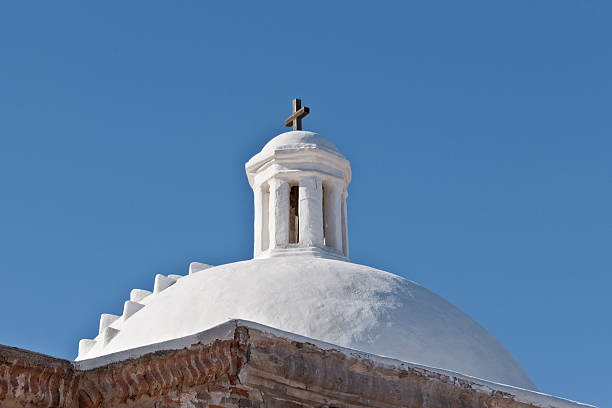 ドーム型のミッション san jose de tumacacori - tumacacori national historical park ストックフォトと画像