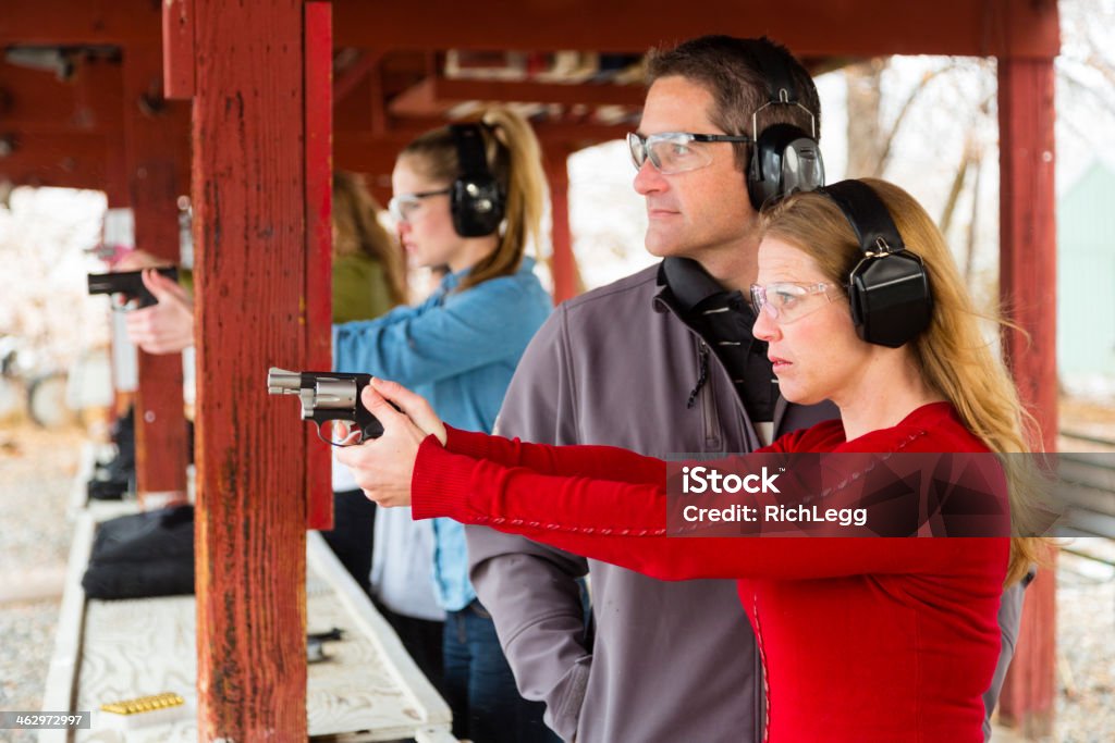 Practicar en el campo de tiro - Foto de stock de Armamento libre de derechos