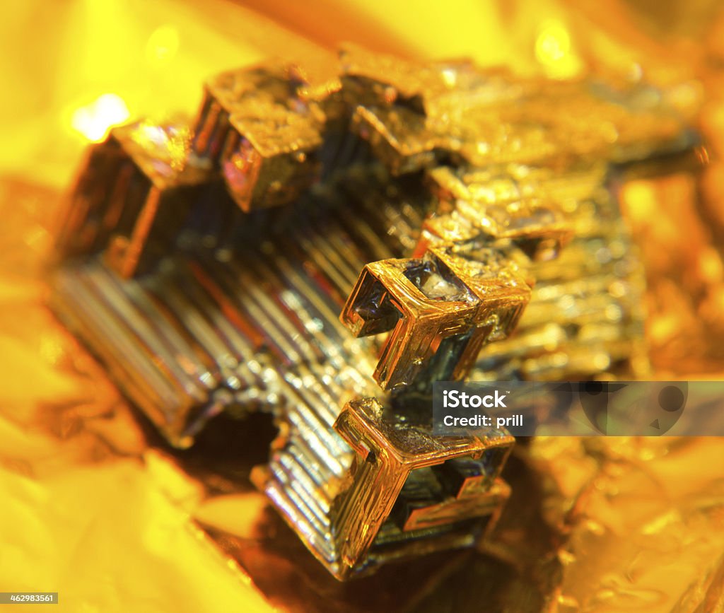 Bismuto cristallo - Foto stock royalty-free di Bismuth