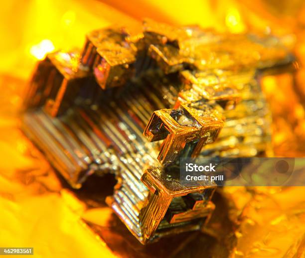 Bismuto Cristallo - Fotografie stock e altre immagini di Bismuth - Bismuth, Brillante, Close-up