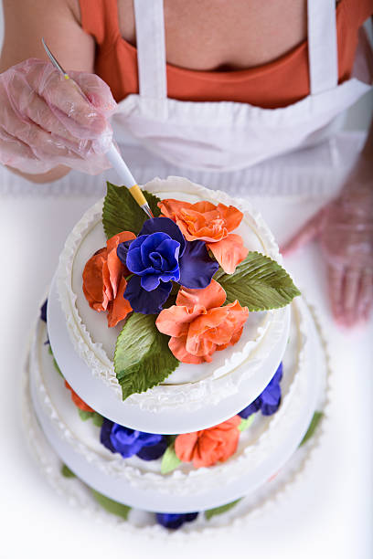 gâteau fait du dessus - cake wedding isolated food and drink industry photos et images de collection