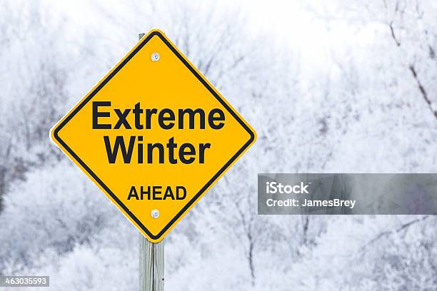 Extreme Winter Voraus Road Warning Sign Stockfoto und mehr Bilder von Extremsport - Extremsport, Fotografie, Frost