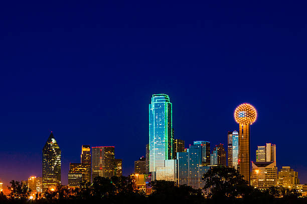 istock Dallas TX Skyline Cityscape blue twilight night with copyspace 463078599