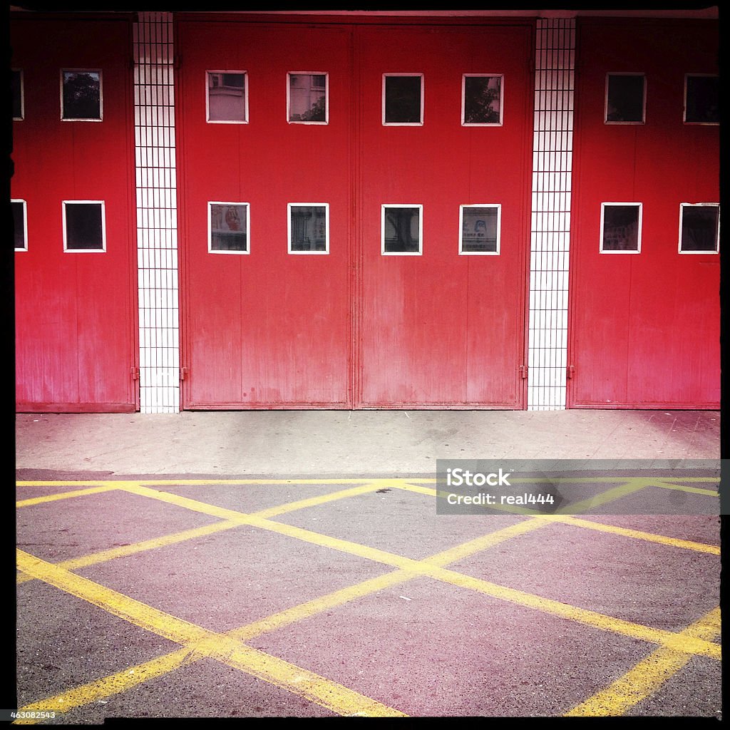 porta rossa - Foto stock royalty-free di Accessibilità
