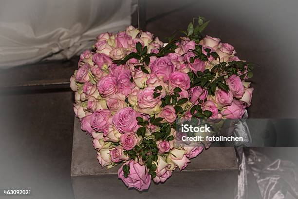Herz Aus Rosa Rose Blumen Stockfoto und mehr Bilder von Blume - Blume, Blumenbouqet, Blumenstrauß