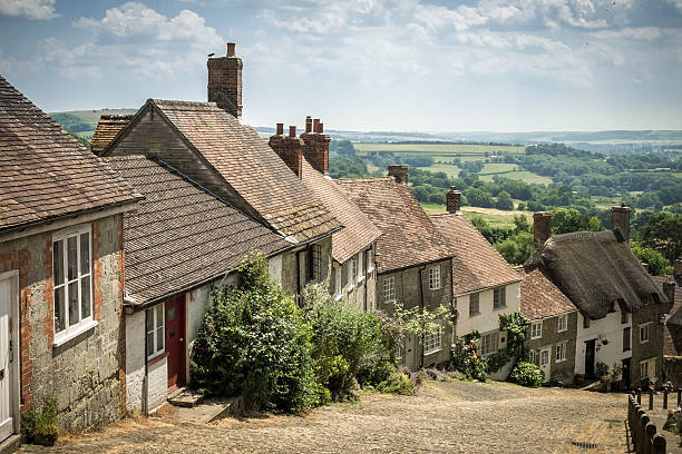 istock Gold Hill, Shaftesbury, Dorset, England 463095789
