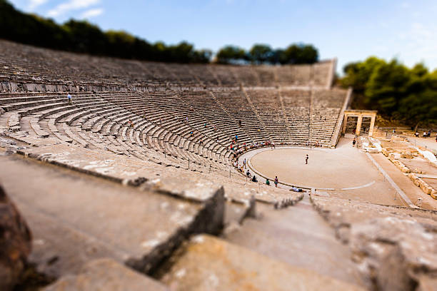 エピダウロスシアター-ミニチュア効果、ギリシャ - epidaurus greece epidavros amphitheater ストックフォトと画像
