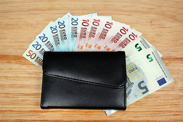 istock Euro money and wallet 463171985