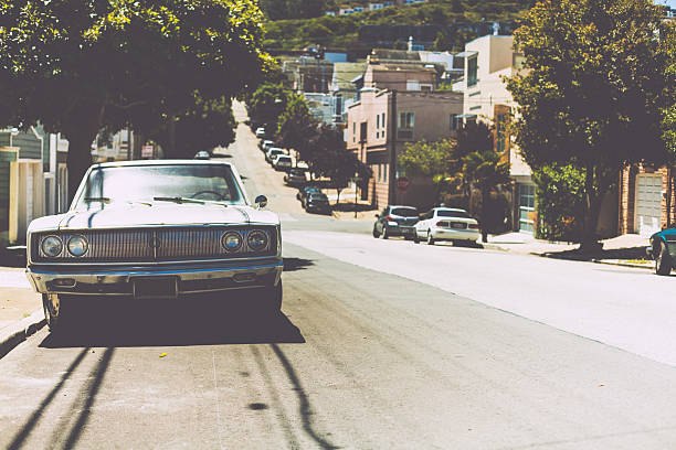 늙음 빈티지 거리를 샌프란시시코, 닷지 자동차모드 - car front view racecar sports car 뉴스 사진 이미지