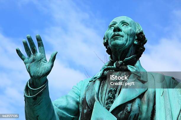 Photo libre de droit de Hans Christian Andersen Célèbre Poète En Kongens Ont banque d'images et plus d'images libres de droit de Hans Christian Andersen