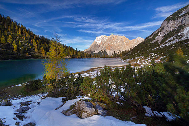 seebensee y zugspitze - austria mountain panoramic ehrwald fotografías e imágenes de stock