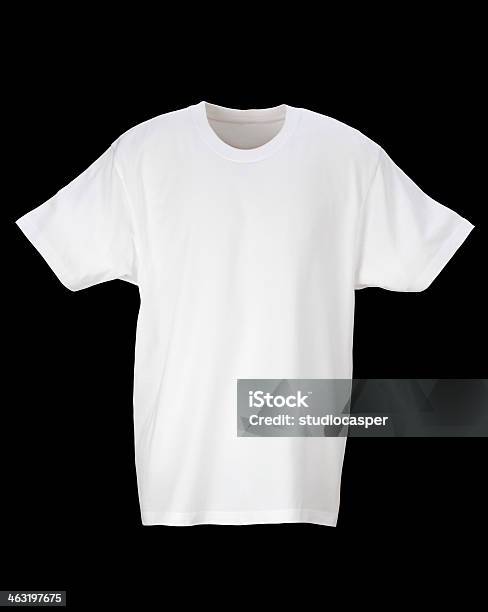 Tshirt Branca Traçado De Recorte - Fotografias de stock e mais imagens de Branco - Branco, Fundo Preto, T-Shirt
