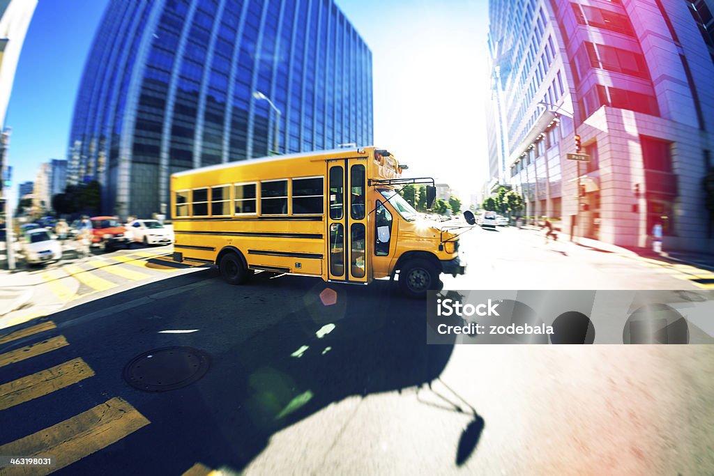 黄色いスクールバス車でサンフランシスコ - スクールバスのロイヤリティフリーストックフォト
