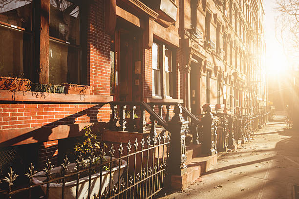 brooklyn brownstones-zona residencial - upper west side manhattan fotografías e imágenes de stock