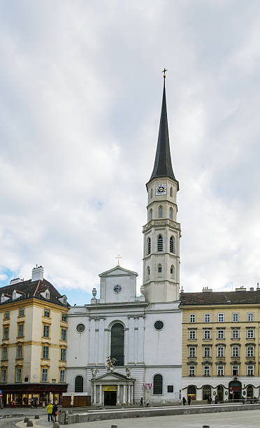 聖ミカエル教会、ウィーン - st michaels church ストックフォトと画像