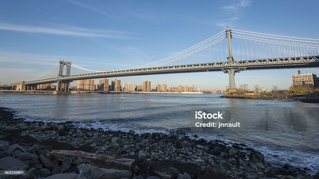 Manhattan Bridge und die Skyline von Brooklyn, New York, USA - Lizenzfrei Amerikanische Kontinente und Regionen Stock-Foto