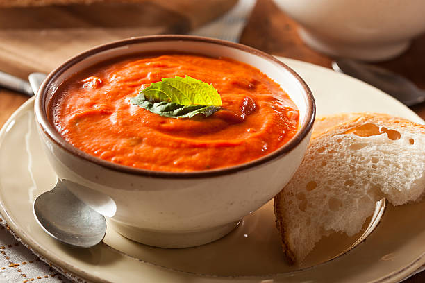 istock Creamy Tomato Basil Bisque Soup 463296221
