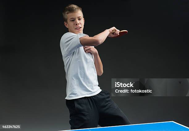 Table Tennis Stockfoto und mehr Bilder von 14-15 Jahre - 14-15 Jahre, Aktivitäten und Sport, Amateur