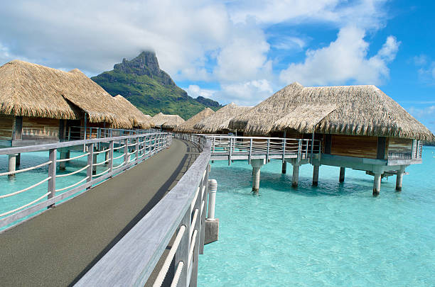 overwater resort de férias de luxo - foto de acervo