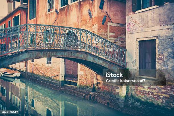 Venetian Ponte Sobre O Canal Em Veneza - Fotografias de stock e mais imagens de Antigo - Antigo, Antiguidade, Ao Ar Livre