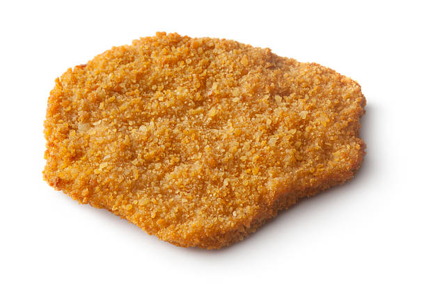 viande: escalope de veau panée - schnitzel cutlet meat isolated on white photos et images de collection