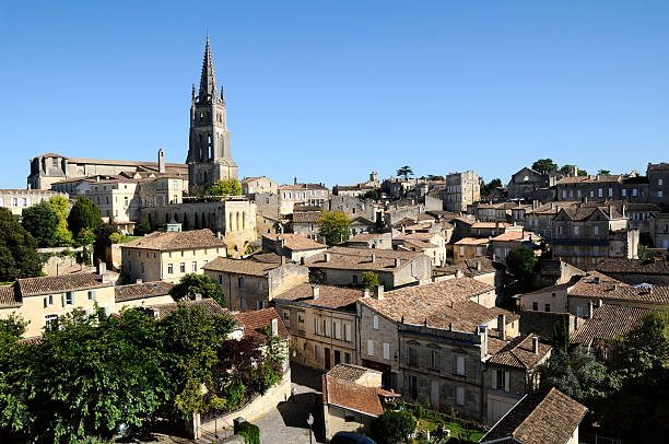 istock Cityscape in Saint Emilion featuring a church 463394785