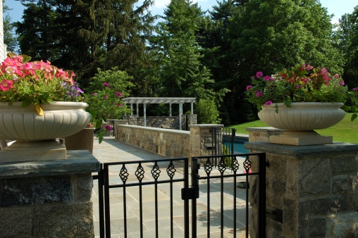 Swimming pool gate
