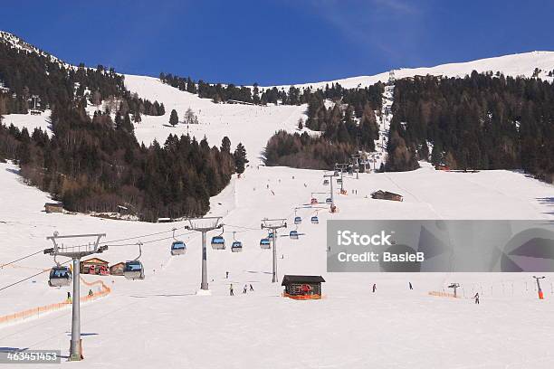 Skiresort In Österreich Stockfoto und mehr Bilder von Österreich - Österreich, Menschen, Seilbahn