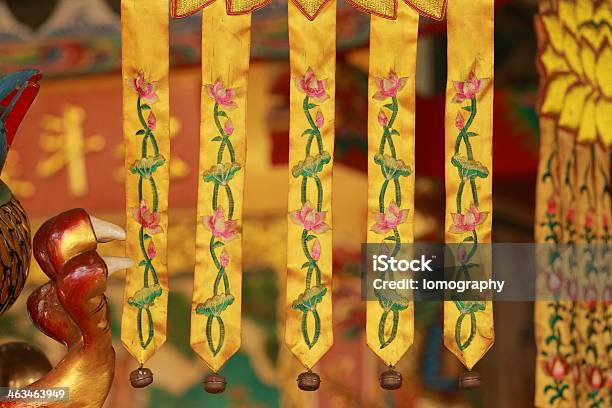 Budismo Banners De Templo Chino 7 Foto de stock y más banco de imágenes de Altar - Altar, Amarillo - Color, Amor - Sentimiento