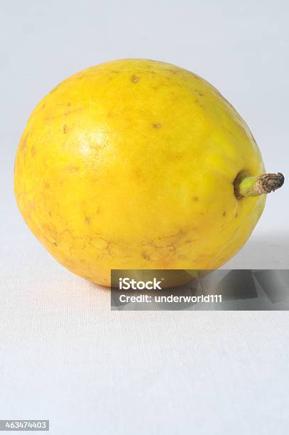 Foto de Frutas Maduras e mais fotos de stock de Branco - Branco, Crescimento, Descrição de Cor