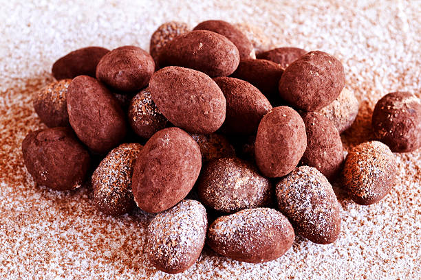 istock Truffle in cocoa powder 463552651
