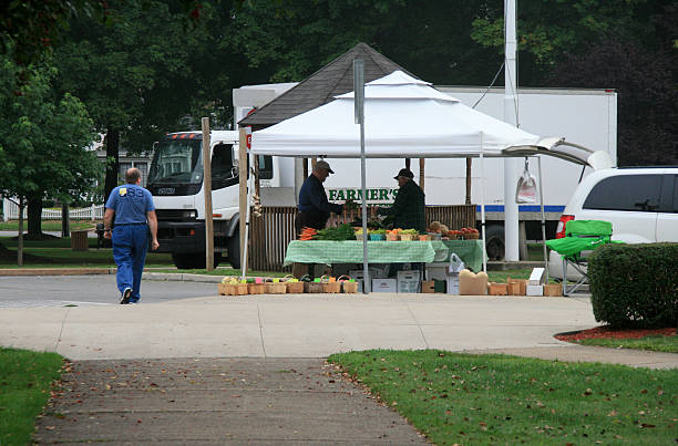 istock Hometown Farmer's Market 463555657